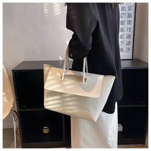 <span class=keywords><strong>Sac</strong></span> fourre-tout en PU de couleur unie pour femmes <span class=keywords><strong>sac</strong></span> à main couvert sans fermeture à glissière grand <span class=keywords><strong>sac</strong></span> à bandoulière ouvert grande capacité facile à transporter <span class=keywords><strong>sac</strong></span> de bureau de voyage - Product Image 6