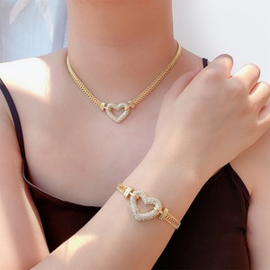 Fashion Jewelry Eco-friendly Copper Minimalist Gold Plated Layered Chain <b>Set</b> Heart Pendant Necklace Korean Jewelry <b>Set</b> - Product Image 2