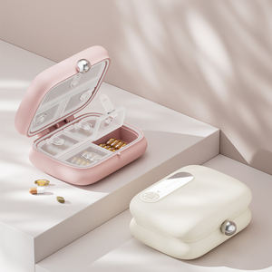 Boîte à pilules portable 7 jours grande capacité avec compartiments, sans odeur, étanche à l'humidité, organisateur de médicaments, vente en gros - Product Image 1