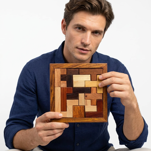 Planche de puzzle en bois 6x6 pouces, design classique sculpté, cadeau artisanal - Product Image 1