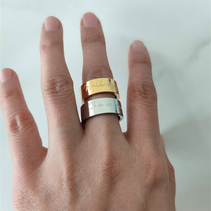 Anello Personalizzato con Incisione Profonda 'She Is <span class=keywords><strong>Fearless</strong></span>' 8mm, Placcato Oro e Argento, Impermeabile, in Acciaio Inossidabile, Gioielli per Donne e Uomini - Product Image 5