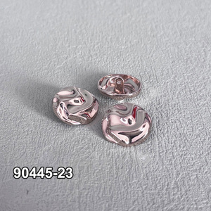 Nút Nhà Máy Hình Trái Tim Thiết Kế Biểu Tượng Tùy Chỉnh Thương Hiệu Trang Trí Ưa Thích Nút Kim Loại Chân Kẽm Hợp Kim Nút Cho Quần Áo - Product Image 4