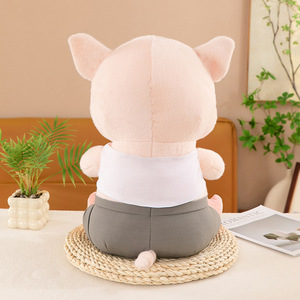 Peluche cochon assis JM mignon, jouet en peluche doux et habillé, jouet créatif cochon rose en peluche - Product Image 6