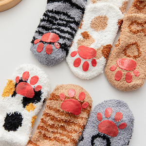 Vente en gros de chaussettes moelleuses à patte de <span class=keywords><strong>chat</strong></span> mignonne pour femmes avec queue de <span class=keywords><strong>chat</strong></span> Chaussettes en molleton de corail Chaussettes confortables Anima Fuzzy Slipper - Product Image 2