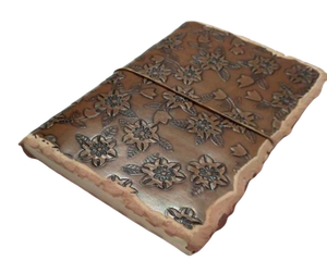 Carnet en cuir fait main avec motif floral en relief, format A5/A6, couverture rigide, 100 feuilles, boîte personnalisée pour usage professionnel - Product Image 1