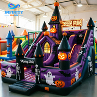Parc d'attractions gonflable maison hantée pour fête d'Halloween avec toboggan et parcours d'obstacles pour enfants et adultes à louer