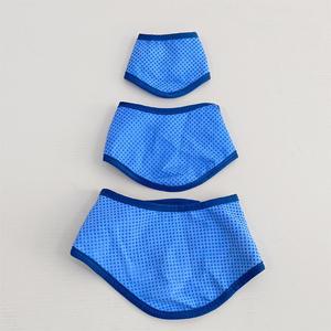 Pañuelo refrescante azul de PVA para perros, collar triangular transpirable de verano para protección contra el calor de las mascotas - Product Image 2