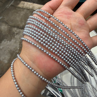 Petites perles d'eau douce grises presque rondes de 3-3,5 mm, perles brutes pour collier de clavicule DIY, un fil d'environ 39 cm de long