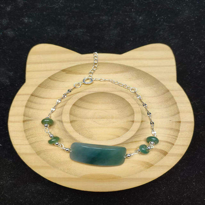 สีเงินและสีน้ำเงิน