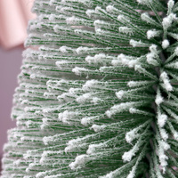 Mini Künstlicher Weihnachtsbaum Flaschenbürsten-Tischdekoration Hochwertige Personalisierte Anpassbare Farben für Zuhause im Winter