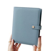 Couverture de carnet de notes A5 en cuir PU personnalisé, à anneaux, avec motif en relief
