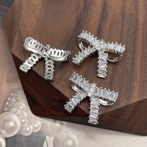 Fancy Rhinestone vương miện kim cương nút tùy chỉnh hình dạng bướm pha lê zircon may nút Shank cho áo sơ mi - Product Image 3