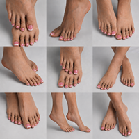 Lot de 32 faux ongles de pieds classiques français à presser, imperméables, courts, carrés, rose transparent, toutes tailles