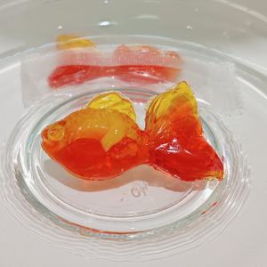 เยลลี่รูปปลาทอง 4 มิติ สอดไส้แยม รสชาติอร่อย ขายดี เหมาะสำหรับงานปาร์ตี้ - Product Image 2