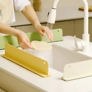 1 pièce Pare-éclaboussures en silicone pour évier de cuisine, barrière anti-éclaboussures étanche pour lavabo - Product Image 1