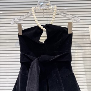 Fabrik-Großhandel Herbst-Winter Mini-Samtkleid Neuerscheinung Diablo Socialite Illusion Neckholder Perlenkette Rückenfrei - Product Image 2