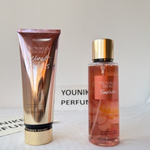 น้ำหอมแท้แบรนด์ดังสำหรับผู้หญิง ขนาด 250 มล. กลิ่น Velnet Petals <span class=keywords><strong>Victoria</strong></span> <span class=keywords><strong>Secret</strong></span> ชุดน้ำหอมแบบครีม ขนาดปกติ ขายส่ง - Product Image 1