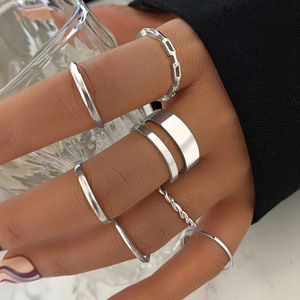 Europa y Estados Unidos 7 piezas Simple Ins Wind Metal Joint Ring Set Traje de combinación de anillo de aleación chapado en oro de moda - Product Image 3