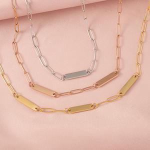 Collana con catena per clavicola con gioielli impermeabili in acciaio inossidabile placcato oro 18k collana con ciondolo a barra lunga personalizzata - Product Image 1