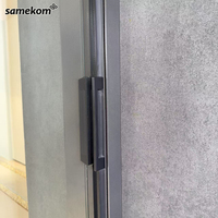 Porte en aluminium à charnière en verre dépoli à double panneau Serrure de confidentialité anti-vapeur Porte en aluminium pour salle de bain