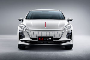 Hongqi E_QM5 Edición Viaje 2024, Sedán Eléctrico <span class=keywords><strong>de</strong></span> 4 Puertas y 5 Plazas con Autonomía <span class=keywords><strong>de</strong></span> 500 km, Batería <span class=keywords><strong>de</strong></span> Litio Hierro Fosfato, Distancia Entre Ejes <span class=keywords><strong>de</strong></span> 2990 mm - Product Image 6