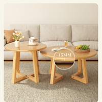 Table basse de salon en bois massif de style nordique pour petit appartement, usage domestique, design simple avec modèle à pieds en V