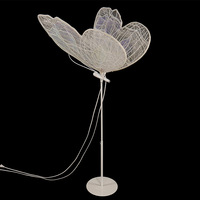 Lumières d'ambiance LED romantiques en métal, étanches et à piles, en forme de papillon lumineux, pour éclairage de chemin et de scène de mariage, pour le marché international