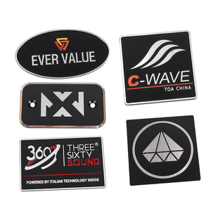 ป้ายชื่ออะลูมิเนียมแบบกำหนดเอง C-Wave พร้อมโลโก้แบบนูน สำหรับป้ายอุปกรณ์ ผลิตที่เมืองเหวินโจว - Product Image 4