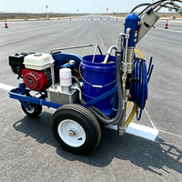 Machine de marquage routier par extrusion avec tuyau de 15 m pour une accessibilité polyvalente sur le chantier