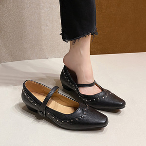 รองเท้าส้นเตี้ยสไตล์อังกฤษสำหรับผู้หญิง รุ่นเรโทร ประดับหมุด ส้นหนา หัวเหลี่ยม ไซส์ใหญ่พิเศษ หนังแท้ - Product Image 2