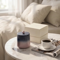 Bougie artisanale parfumée à la cire de soja dans un pot en céramique rose et violet dégradé avec logo personnalisé, couvercle, boîte cadeau de luxe pour la maison, parfum d'ambiance, cadeau de fête