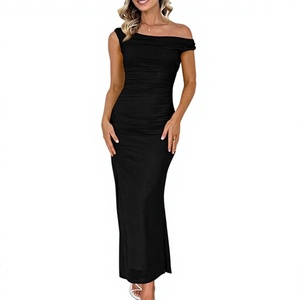 Robe midi moulante noire asymétrique à épaule unique, col en V, manches 3/4, taille haute ajustée, élégante pour soirée, couleur unie, en maille, ourlet portefeuille - Product Image 5