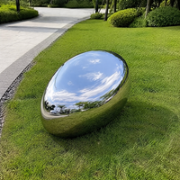 Tables, sièges, sculptures en acier inoxydable et pierre miroir pour jardins, parcs, places, boutiques, centres commerciaux, hôtels, décoration artistique en métal