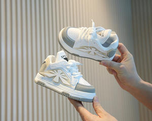 Chaussures de sport pour étudiants, style printemps, baskets montantes décontractées pour garçons, baskets blanches à semelles souples pour filles, mocassins pour bébés - Product Image 3