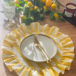 Servilletas de lino 100% personalizadas al por mayor, servilletas individuales de lino redondas con volantes a rayas lavadas a la piedra para boda - Product Image 2