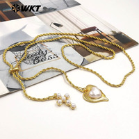 Collier en métal avec pendentifs en forme de cœur et de croix plaqué or, style élégant, en laiton et perles artificielles, cadeau romantique pour les amis