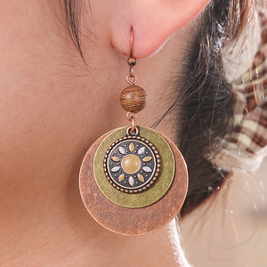 Ensemble collier et boucles d'oreilles en laiton style bohème avec motif floral pour femmes, parures de bijoux pour fêtes - Product Image 4