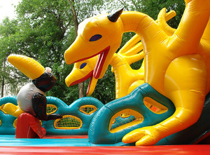 Parque Infantil Inflable Gigante con Temática de Cuentos de Hadas, Castillo Inflable con Tobogán y Laberinto para Niños, Uso Comercial - Product Image 5