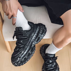 Nuevos zapatos deportivos casuales de verano para adolescentes con suela gruesa y parte superior de malla para todas las estaciones. - Product Image 3