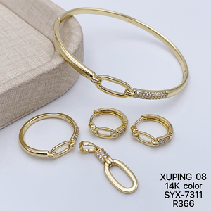Set di Gioielli da Donna <span class=keywords><strong>XUPING</strong></span>, Placcato Oro 14k, Collana, Bracciale, Orecchini e Anello con Zirconia Cubica Sintetica - Product Image 6