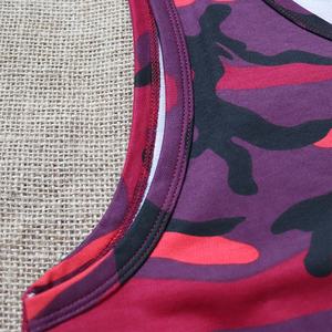 Canottiera mimetica rossa classica stampata su stampa personalizzata, canotte da uomo in maglia traspirante per attività all'aperto Casual per ragazze - Product Image 5