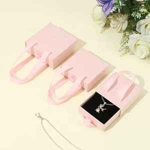 Boîte cadeau en carton avec ruban personnalisé avec logo imprimé, boîte d'emballage de bijoux de luxe Cartiers, boîte organisatrice de bijoux, étui à bijoux - Product Image 6