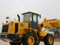 Wheel Loader 3000kg yang Fokus pada Operasi, Produktif, dengan Kontrol Pilot Standar dan Pendingin Udara CG930K