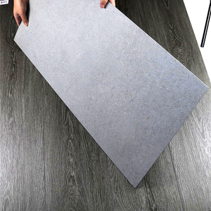 Revêtement de <span class=keywords><strong>sol</strong></span> en vinyle SPC à clic résistant aux chocs de qualité supérieure pour une utilisation en intérieur <span class=keywords><strong>Anti</strong></span>-décoloration Imperméable Noyau rigide Sans odeur - Product Image 2