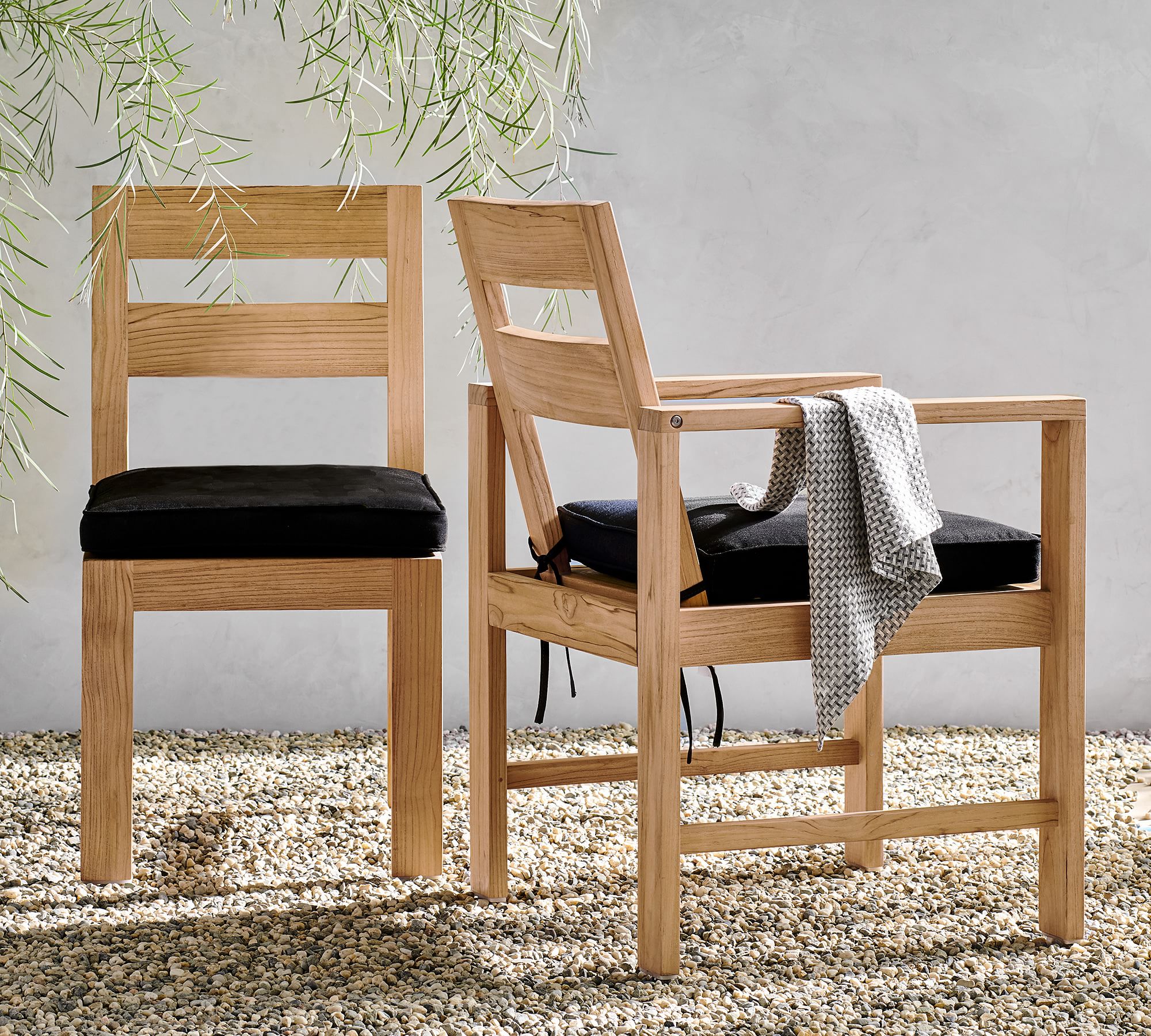 High Quality All-Weather Outdoor Furniture Dining Wood Armchairs with Cushion