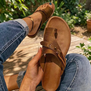 Wholesale Summer Beach PU Leather Women's Sandals Soft Comfortable <b>Toe</b> Clip Casual Slides Fashion Rubber Outsole Walking Flat - Product Image 2