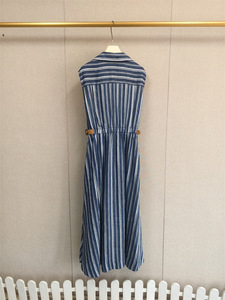 <span class=keywords><strong>Robe</strong></span> longue élégante Bettergirl French Niche Printemps-Été 2026 à rayures verticales fines et col chemise - Product Image 3