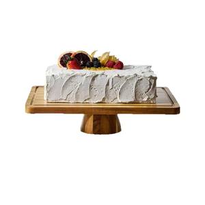 La base cylindrique en bois du présentoir à desserts et gâteaux est amovible et est livrée avec un couvercle transparent. - Product Image 2