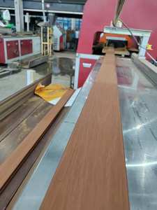 Nouveauté Panneaux de clôture en WPC extrudé pour jardin familial Planches de clôture en composite bois-plastique Anti-UV Panneaux de clôture imperméables - Product Image 3