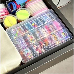 Caja de almacenamiento transparente grande 5530, 30 compartimentos para cuentas, accesorios de joyería, organizador de escritorio con tapa - Product Image 1